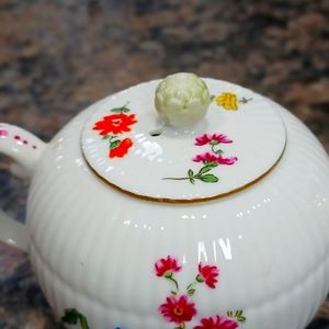 Furstenberg mini porcelain teapot with Rosebud lid. 1985 6" rare find.